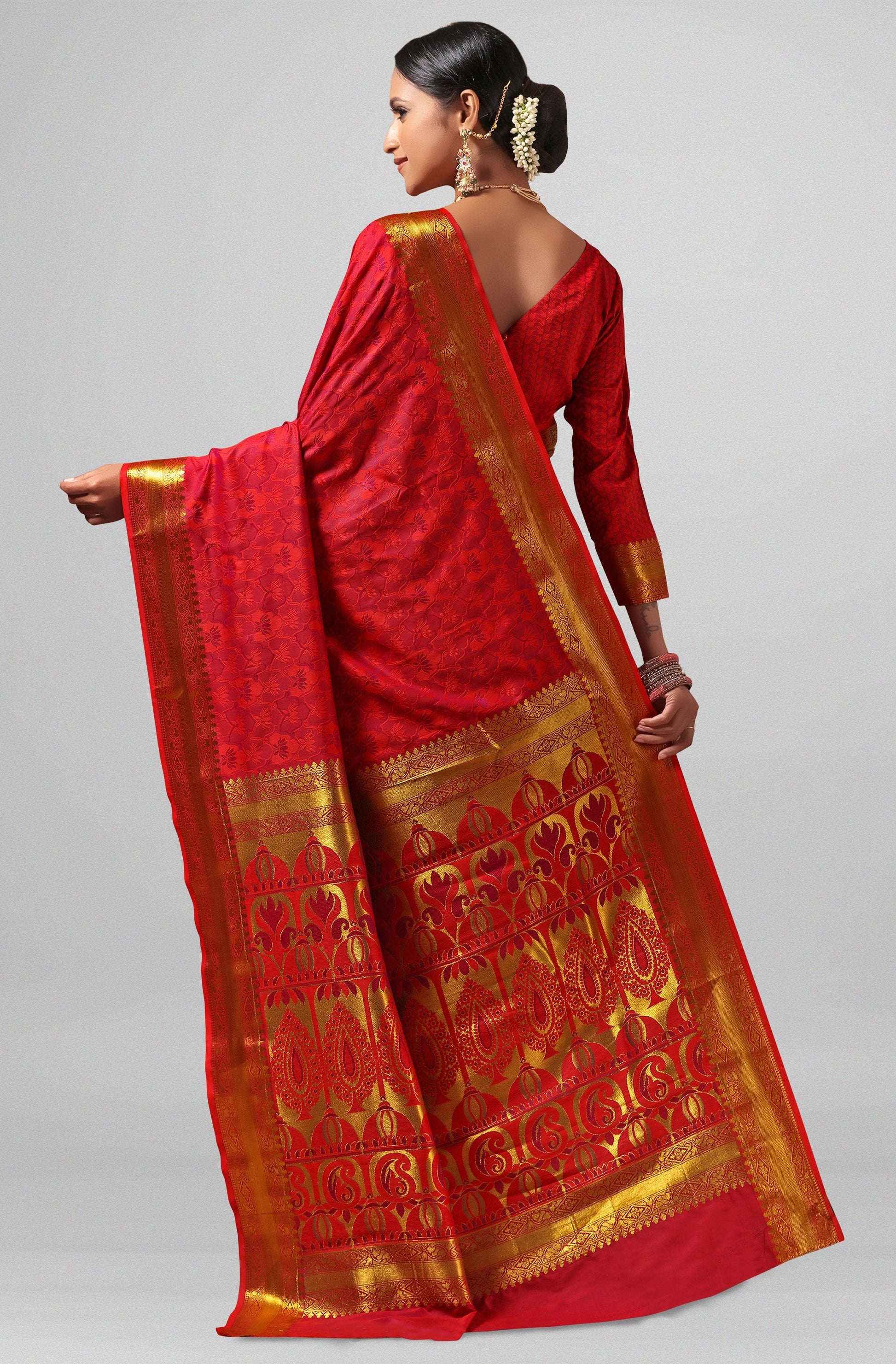 Red Silk Cotton Woven Design Saree With Blouse Piece
