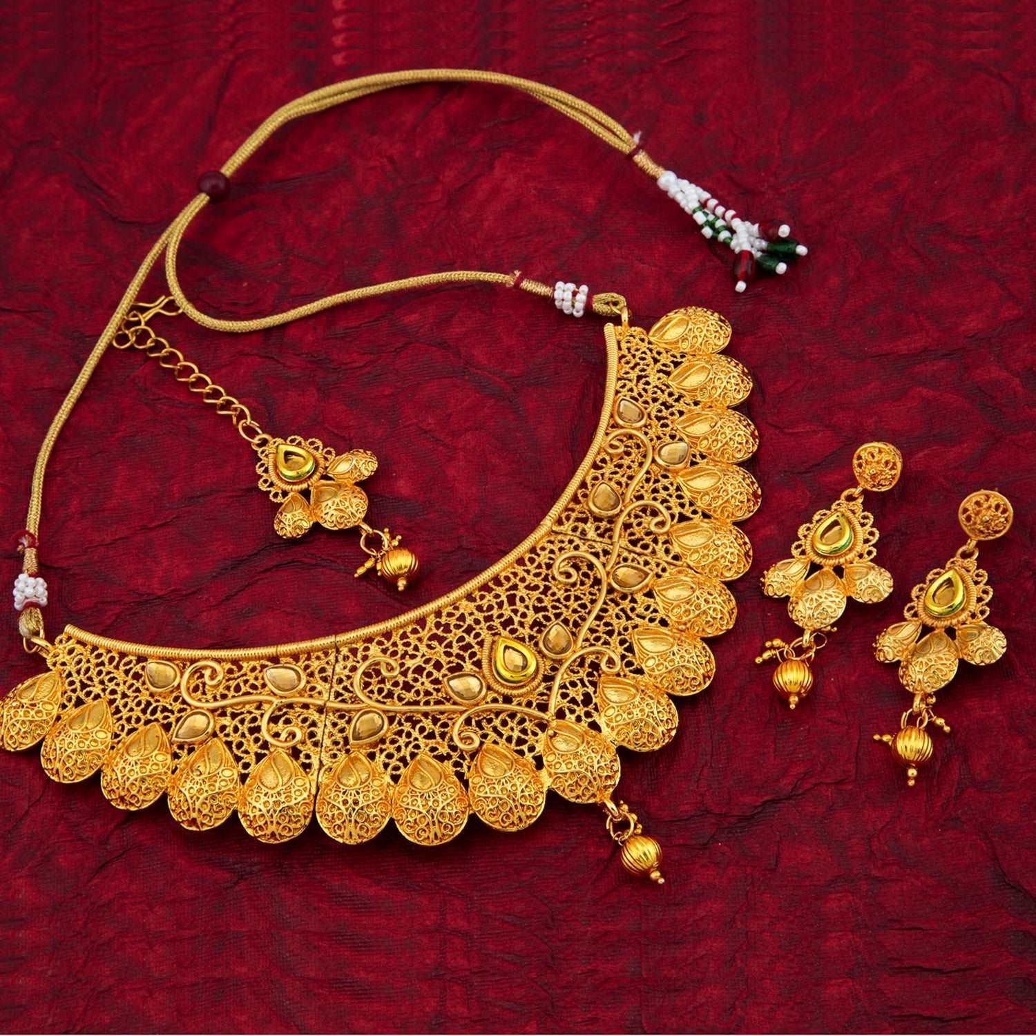 Incredible Classic Gold Plated Kundan Choker Necklace Set for Women
