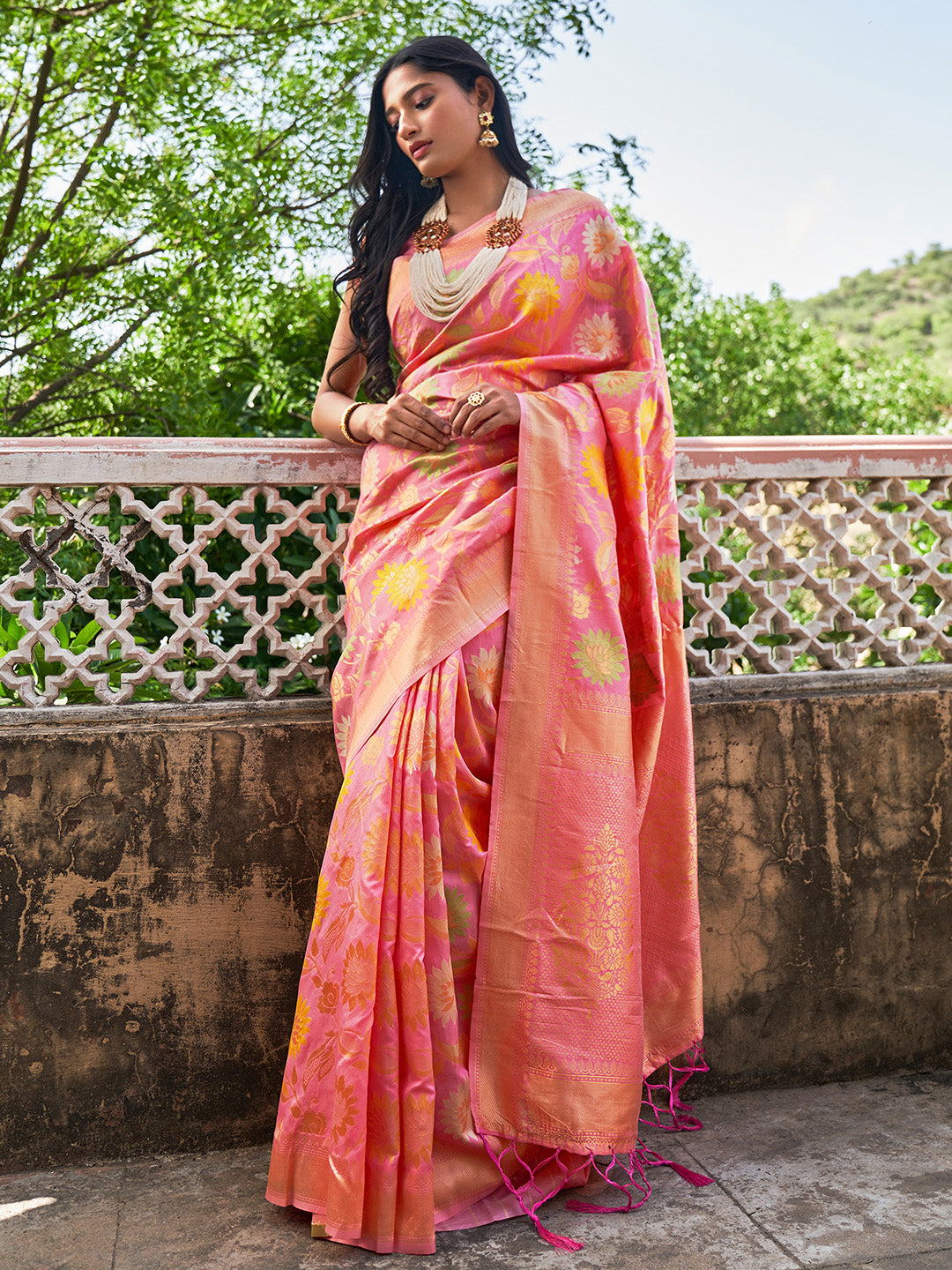 Light Pink Banarasi Silk Woven Floral Design Saree with Unstitched Blouse Piece