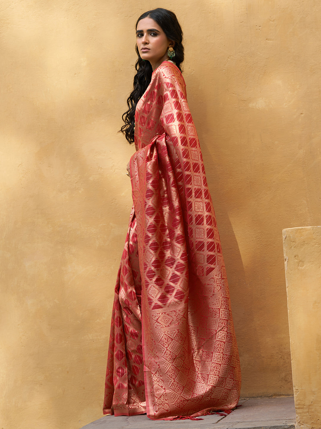 Red Organza Woven Patterned Ethnic Motifs Saree with Unstitched Blouse Piece