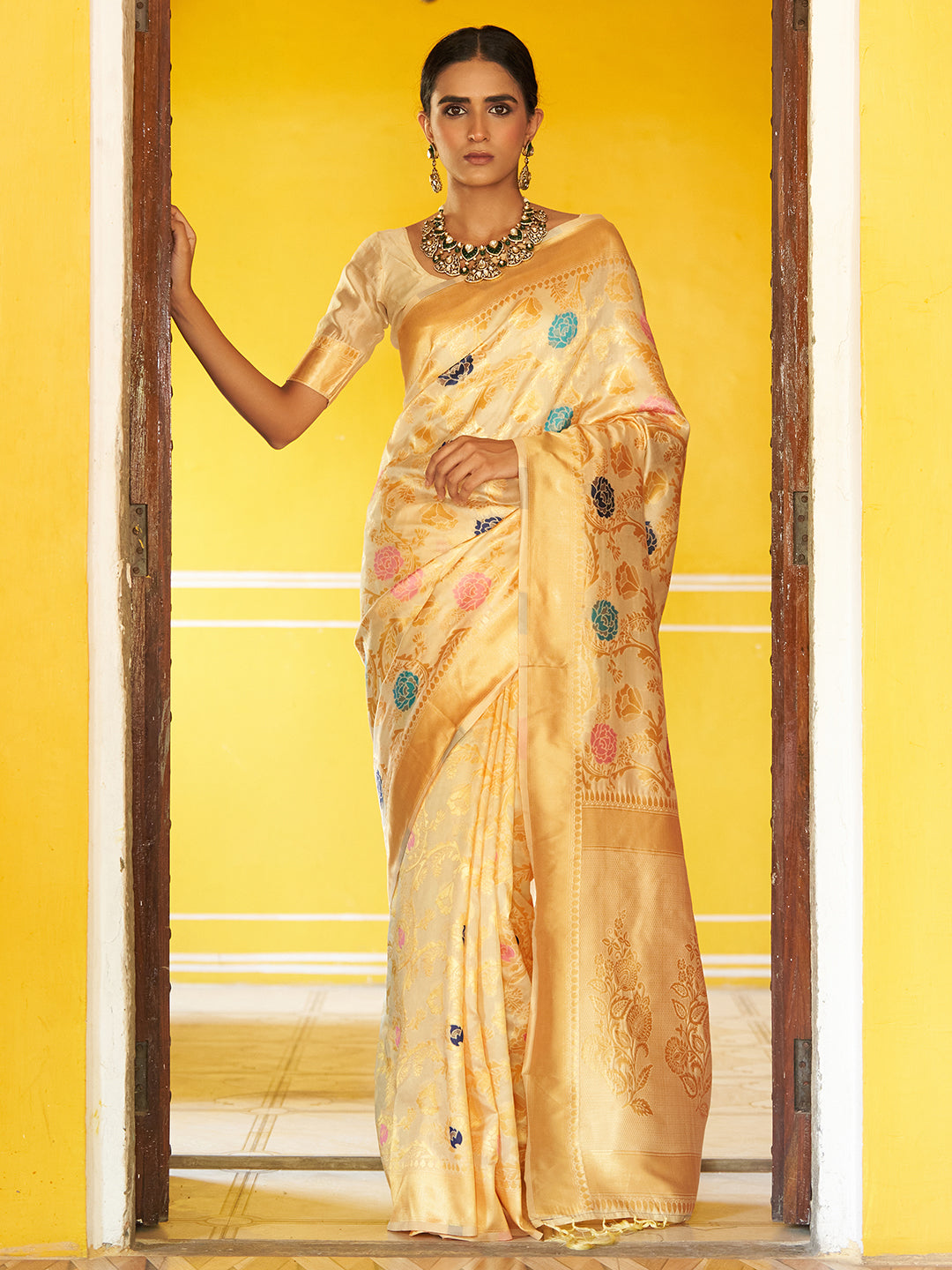 Cream Banarasi Silk Woven Floral Design Saree with Unstitched Blouse Piece