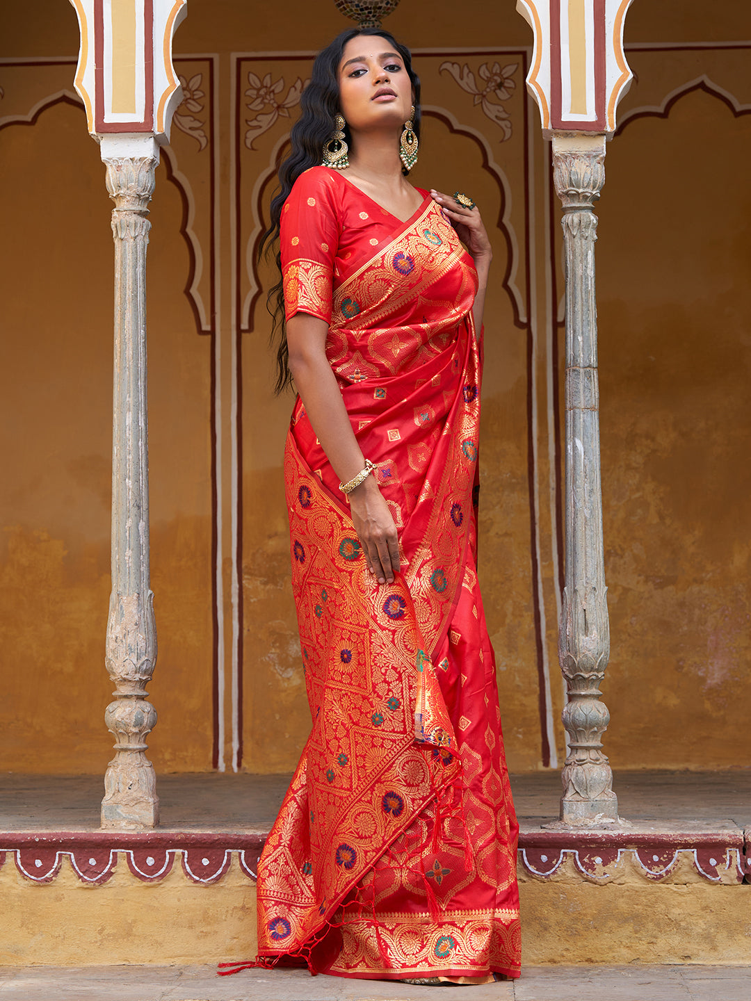 Red Banarasi Silk Ethnic Motifs Saree with Unstitched Blouse Piece