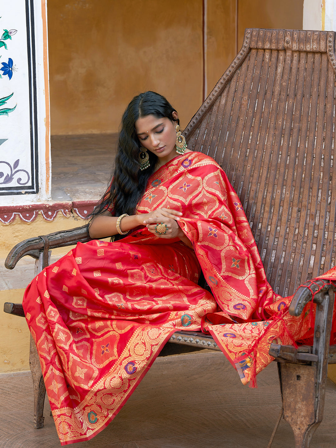 Red Banarasi Silk Ethnic Motifs Saree with Unstitched Blouse Piece