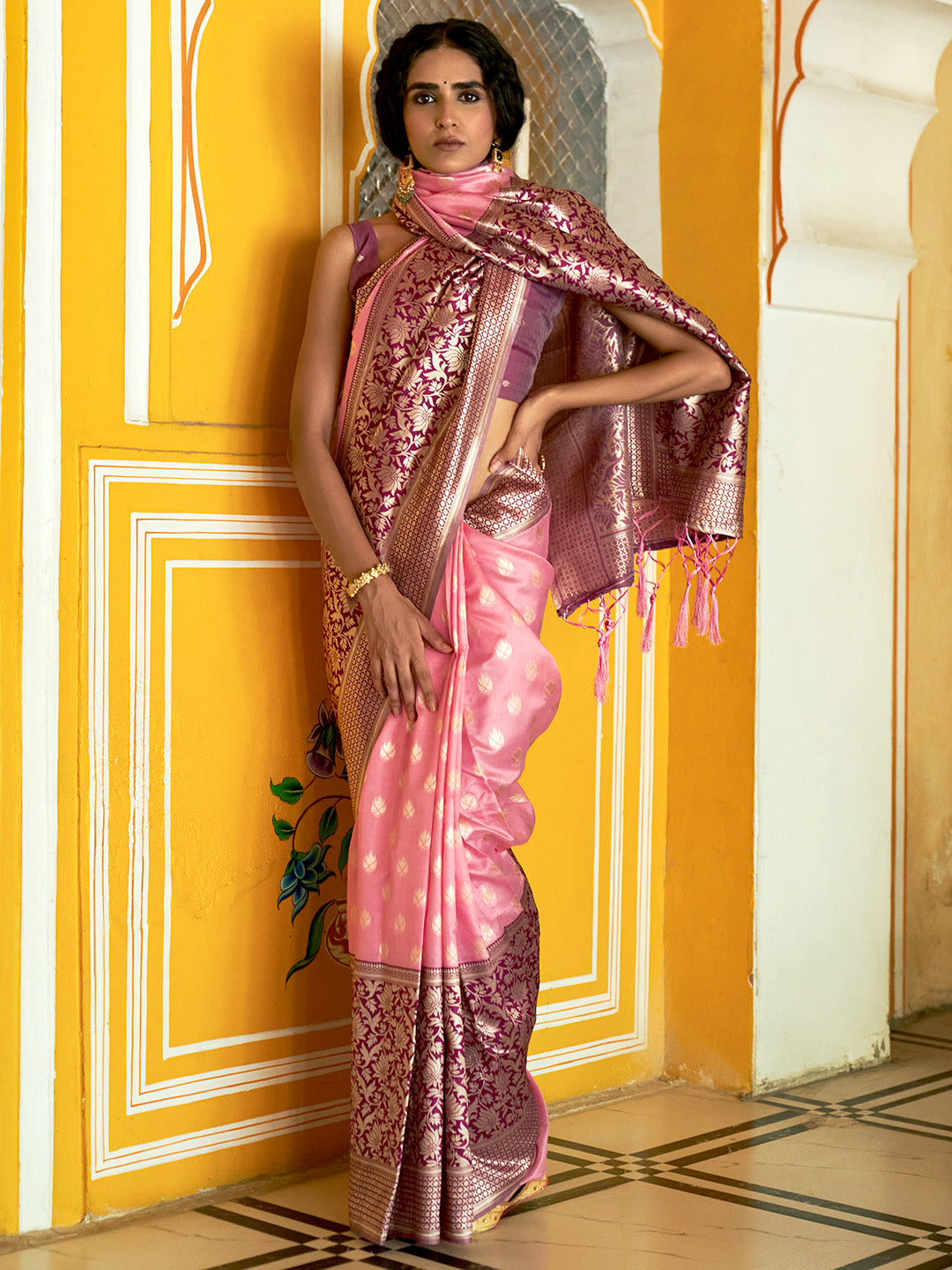 Pink Banarasi Silk Woven Ethnic Motifs Saree with Unstitched Blouse Piece