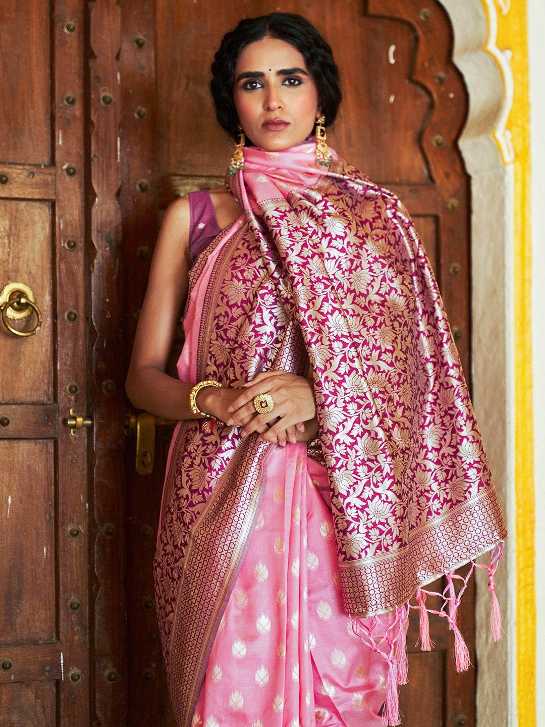 Pink Banarasi Silk Woven Ethnic Motifs Saree with Unstitched Blouse Piece