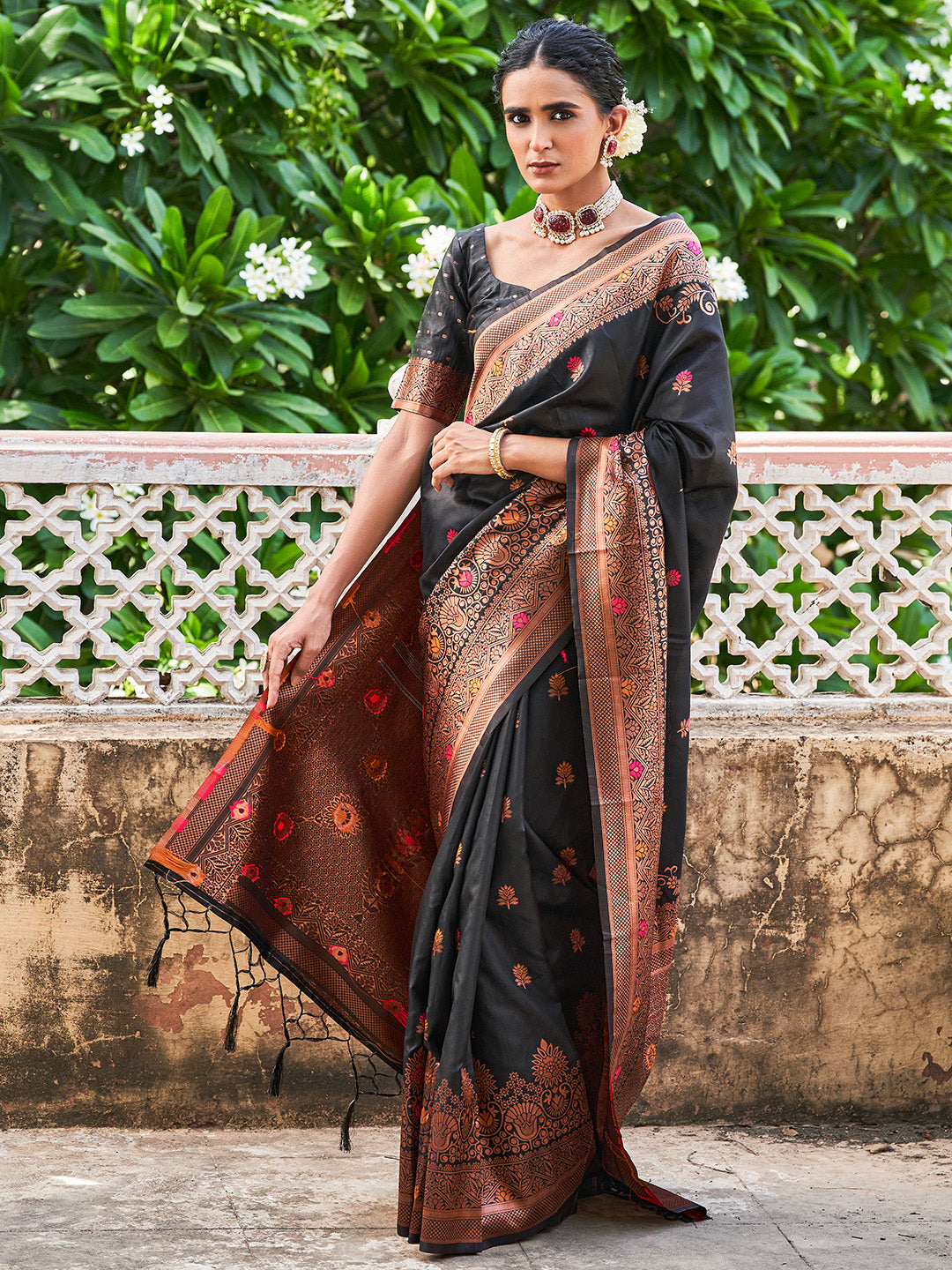 Black Banarasi Silk Woven Floral Design Saree with Unstitched Blouse Piece