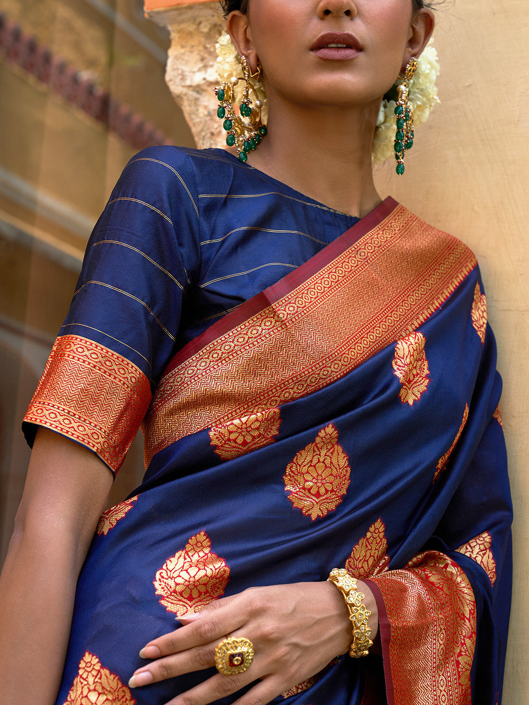Navy Blue Silk Blend Woven Ethnic Motifs Saree with Unstitched Blouse Piece