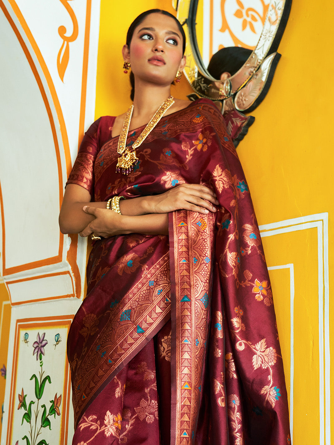 Maroon Banarasi Silk Woven Dual Tone Floral Design Saree with Unstitched Blouse Piece