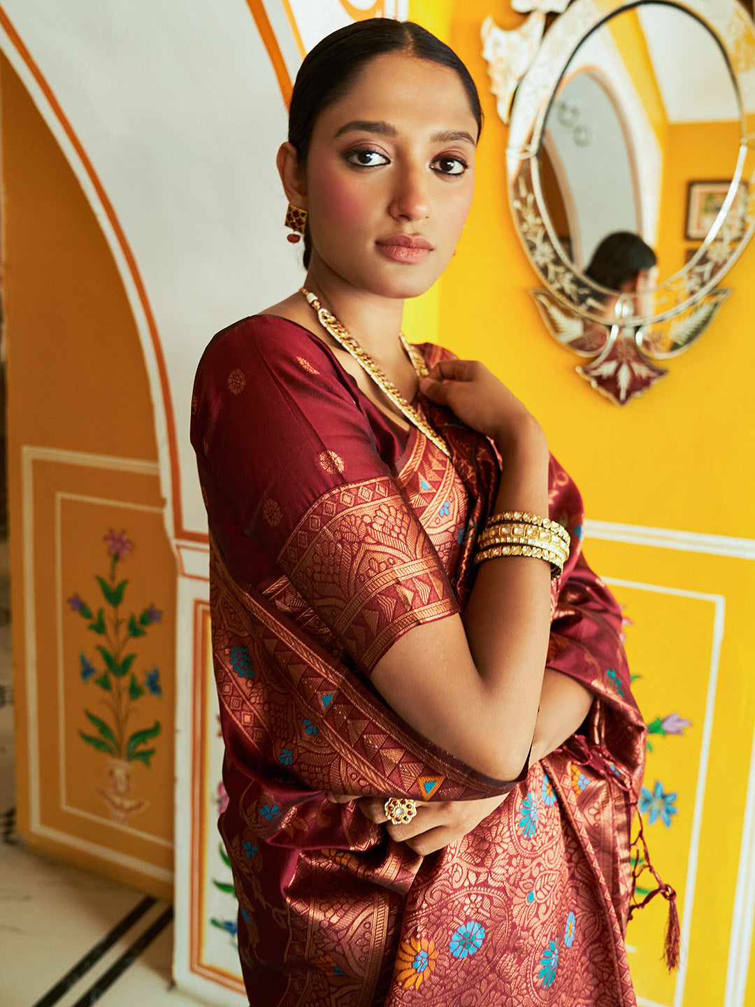 Maroon Banarasi Silk Woven Dual Tone Floral Design Saree with Unstitched Blouse Piece